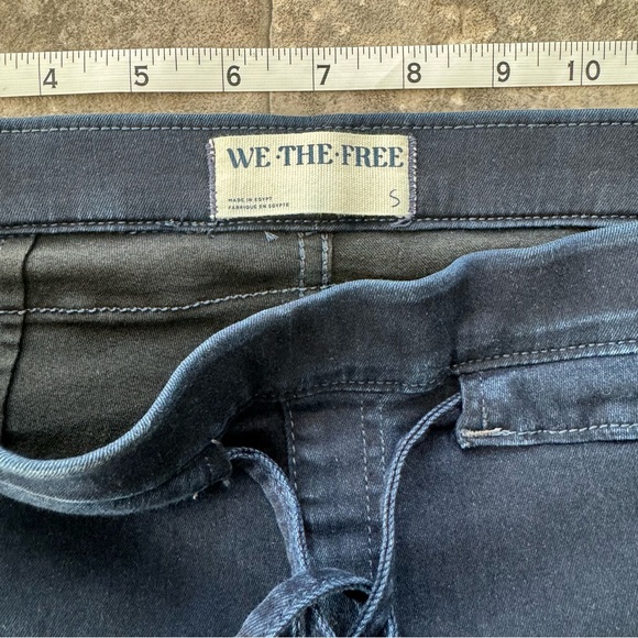 We The Free Free People Cropped Blue Jeans Denim Size Small - Picture 7 of 9